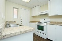 511 W Gray St photo'