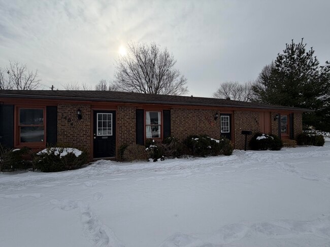 property at 1402 E Main St