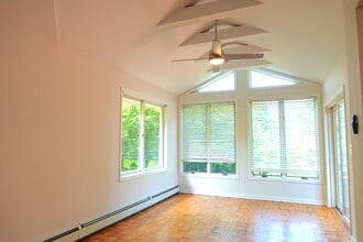 29 Charmian St in Huntington Station, NY - Building Photo - Building Photo