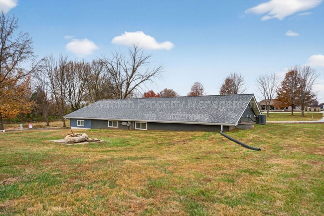 1566 Sugar Grove Rd in Troy, MO - Building Photo - Building Photo