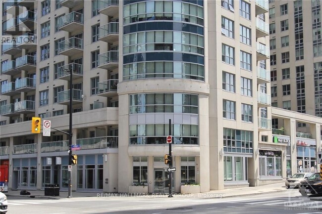 242-242 Rideau St in Ottawa, ON - Building Photo - Building Photo