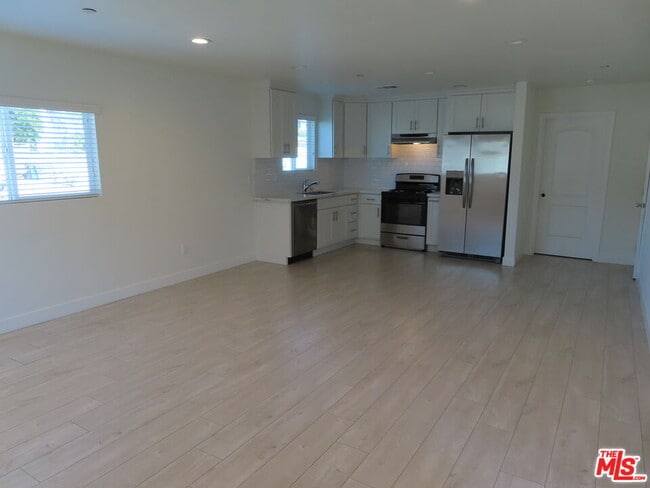 property at 732 S Leland St