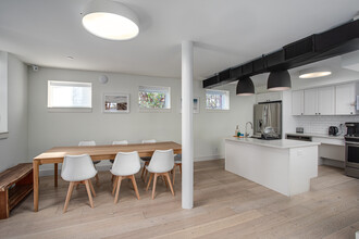 Flats on the Hill in Washington, DC - Foto de edificio - Interior Photo