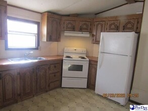 1017 Point View Dr in Florence, SC - Building Photo - Building Photo