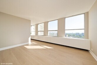2626 N Lakeview Ave in Chicago, IL - Building Photo - Building Photo