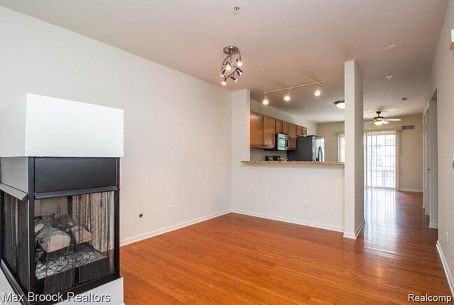 1404 Raliegh Pl in Troy, MI - Building Photo - Building Photo