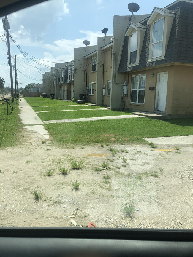 property at 2464 Mexico St