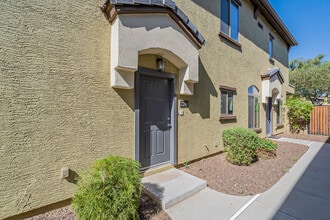 2725 E Mine Creek Rd, Unit 2248 in Phoenix, AZ - Building Photo - Building Photo