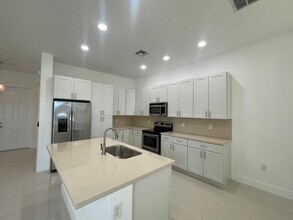 2955 Bellarosa Circle in Royal Palm Beach, FL - Building Photo - Building Photo