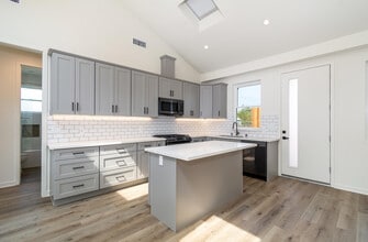 6402 Kenwater Pl in West Hills, CA - Building Photo - Building Photo
