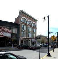 325 Main St in Woonsocket, RI - Building Photo