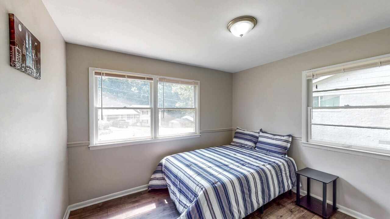 160 Kittrell Dr SW in Atlanta, GA - Building Photo