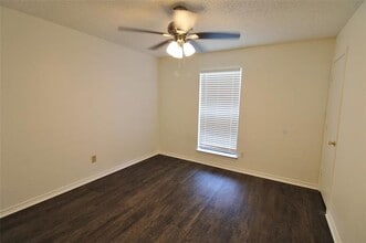 1234 Mockingbird Ln in Desoto, TX - Building Photo - Building Photo