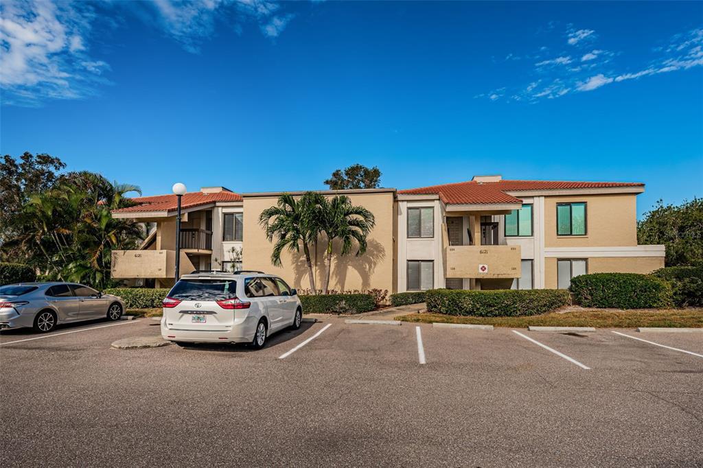 6121 Palma Del Mar Blvd S in St. Petersburg, FL - Building Photo