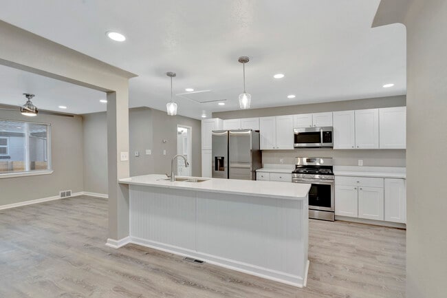 1539 Fairfax St, Unit 1 bed shared bath in Denver, CO - Building Photo - Building Photo