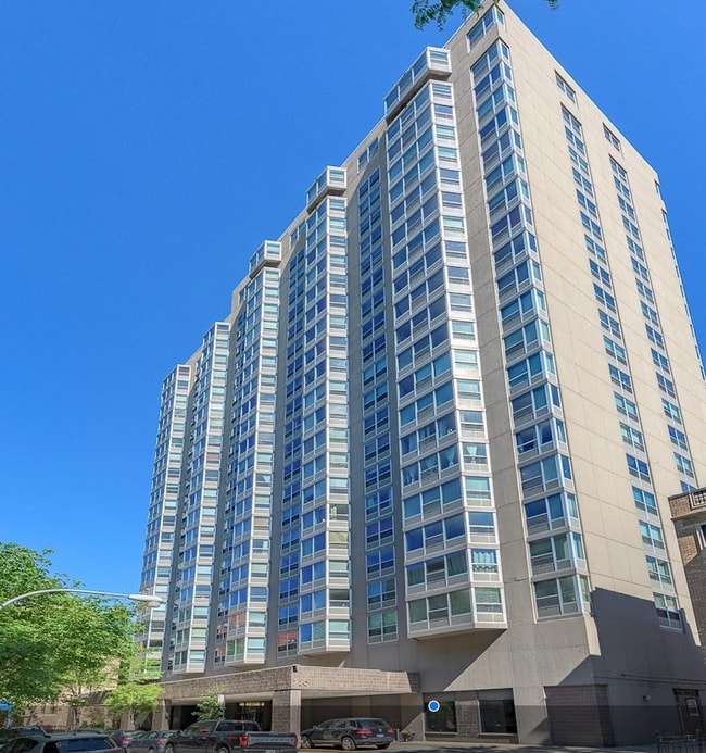 property at 720 W Gordon Ter