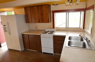 1140 Shorewood Dr in Bremerton, WA - Building Photo - Building Photo