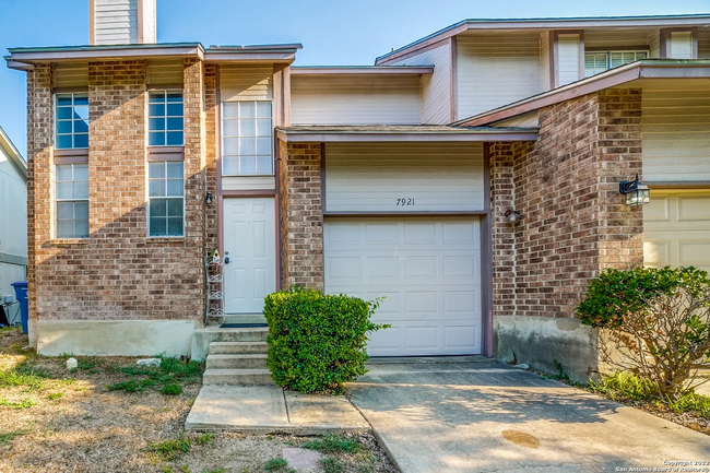 7921 Santa Catalina in San Antonio, TX - Foto de edificio - Building Photo