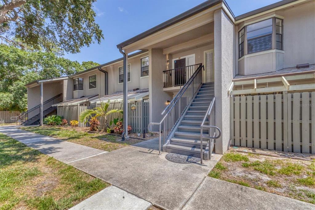 5611 Summerside Ln in Sarasota, FL - Foto de edificio