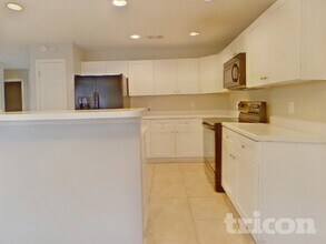 2440 Lunetta Ln in Alpharetta, GA - Foto de edificio - Building Photo