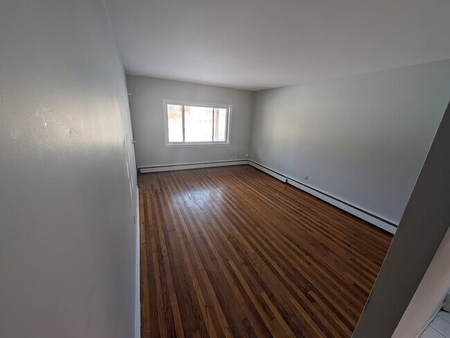 111 Pinecrest Dr in Dartmouth, NS - Building Photo - Building Photo