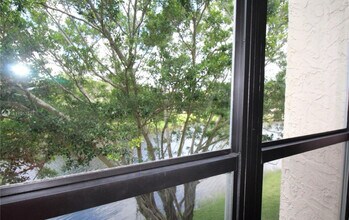 9230 Lagoon Pl in Davie, FL - Building Photo - Building Photo