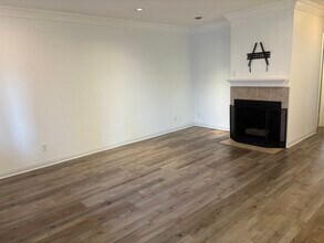 1515 E Appleton St, Unit 203 in Long Beach, CA - Building Photo - Building Photo