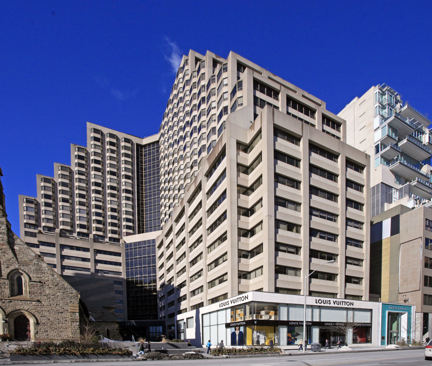 Renaissance Plaza Condos in Toronto, ON - Building Photo