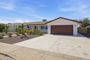 2329 E Enrose St in Mesa, AZ - Building Photo