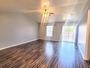 21084 Homer-Unit -21084 Homer Unit B in St. Robert, MO - Building Photo - Building Photo