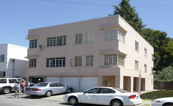 5922 Camden St in Oakland, CA - Building Photo - Building Photo