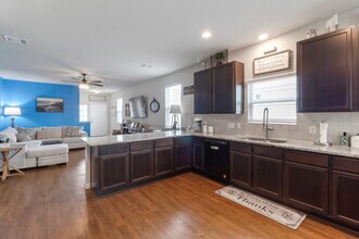 974 Marquis Dr in Bryan, TX - Building Photo - Building Photo