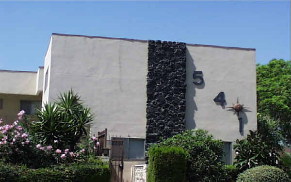 541 N Naomi St in Burbank, CA - Building Photo - Building Photo