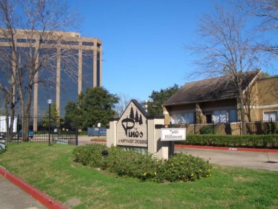 Pines at NW Crossing in Houston, TX - Foto de edificio