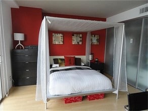 2016 Main St, Unit 1217 in Houston, TX - Foto de edificio - Building Photo