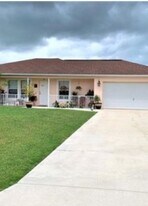 2702 45th St SW in Lehigh Acres, FL - Building Photo