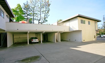 242 Elwood St in Redwood City, CA - Building Photo - Building Photo