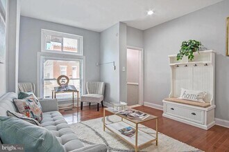 811 N Luzerne Ave in Baltimore, MD - Building Photo - Building Photo