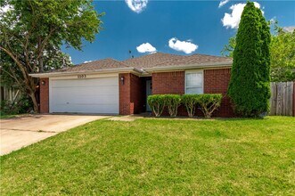 1103 SW Apache Dr in Bentonville, AR - Building Photo - Building Photo