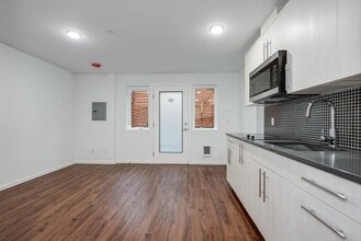 Vitality on 62nd in Seattle, WA - Building Photo - Building Photo