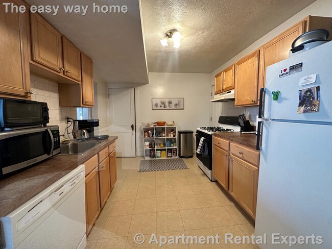 222 Summer St, Unit 2