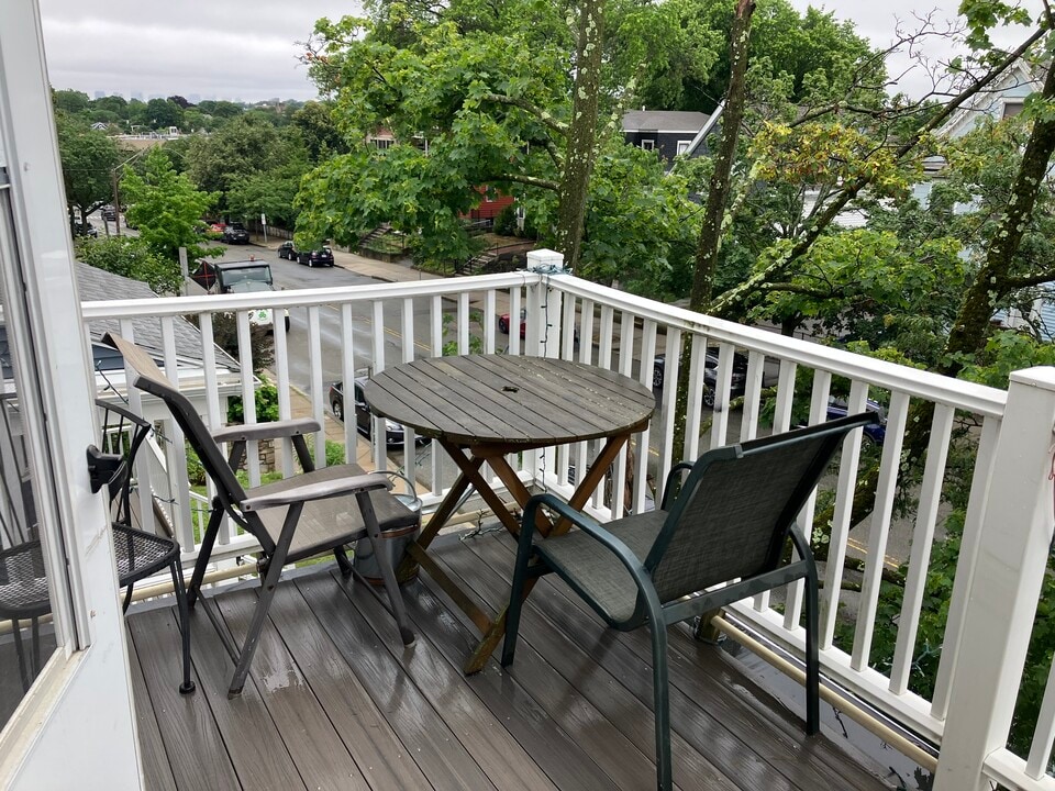 1109 Broadway, Unit 2 in Somerville, MA - Building Photo