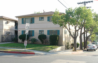 634 Glenwood Rd in Glendale, CA - Building Photo - Building Photo