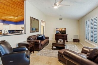 756 Juniper Pl in Wellington, FL - Building Photo - Building Photo