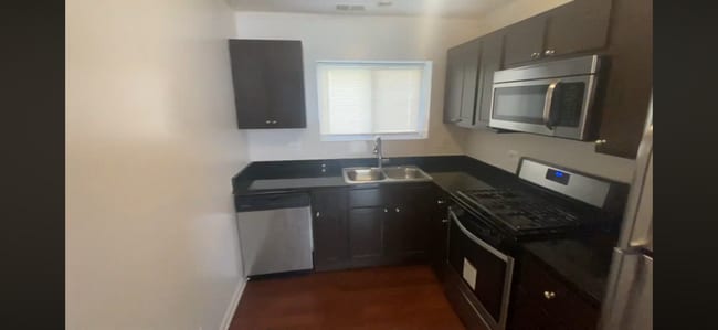 2530 W Fitch Ave in Chicago, IL - Foto de edificio - Building Photo