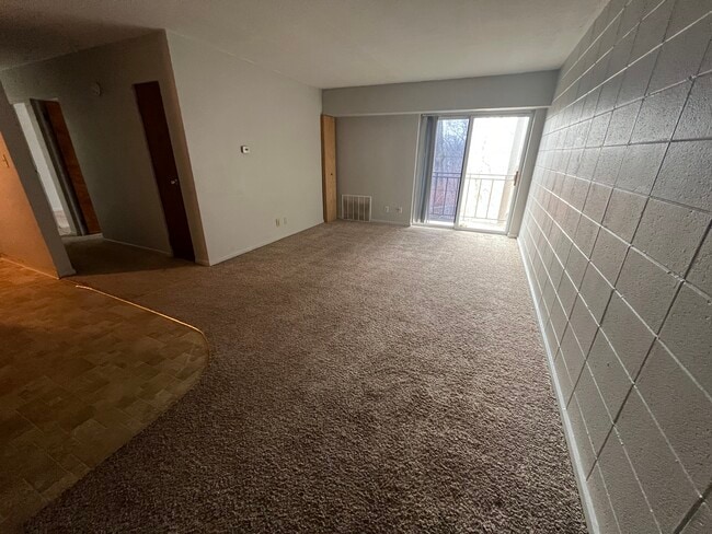 Hillcrest Apartments in Cuyahoga Falls, OH - Building Photo - Building Photo