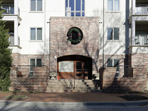 Plaza Pavilion in Kansas City, MO - Building Photo - Building Photo