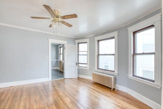 226 Ledgeside Ave in Waterbury, CT - Building Photo - Building Photo