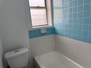 249 McLean Ave in Yonkers, NY - Building Photo - Building Photo