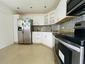 6300 S Falls Cir Dr in Lauderhill, FL - Building Photo - Building Photo